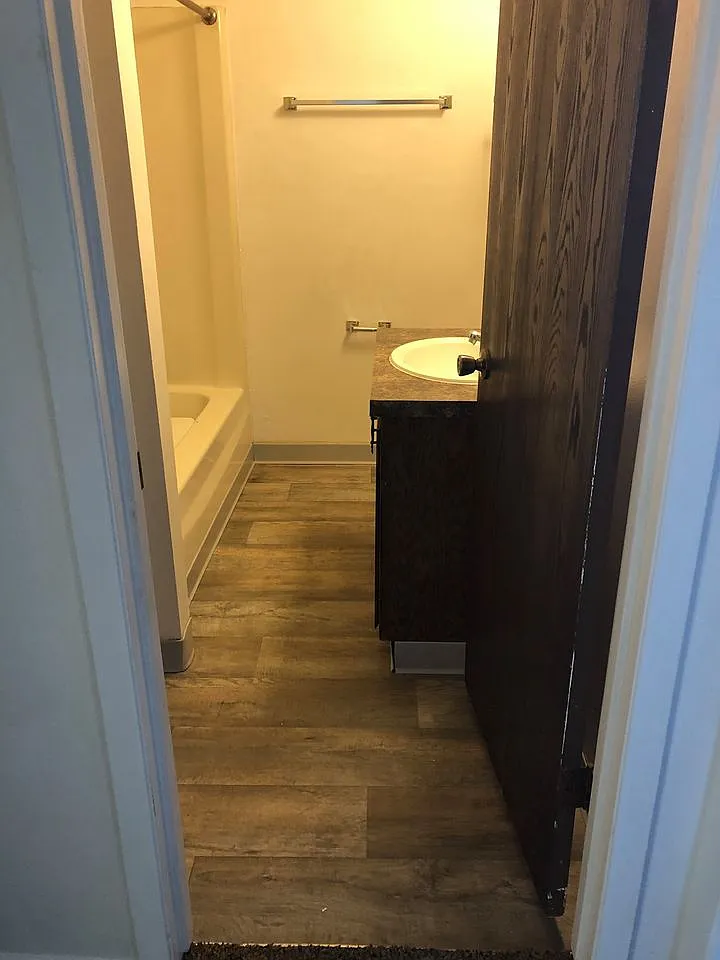 2 bed, 800 sqft, $980 — Photo 1