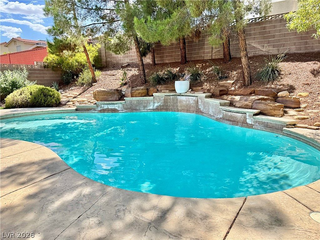 1705 Guthrie Dr — photo 3
