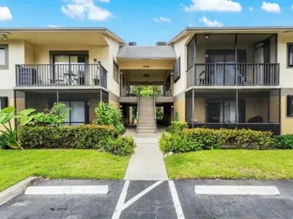 545 Trace Cir, Deerfield Beach, FL 33441