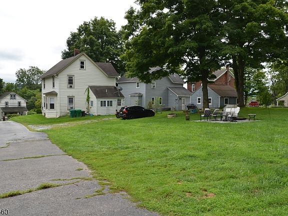 4th image of 92 Newton Ave
