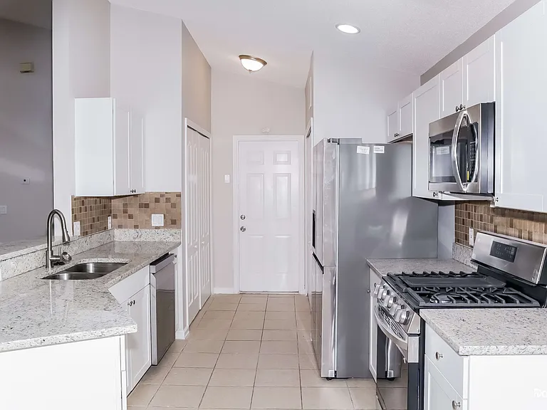 2544 Meadow Oaks Loop — Photo 3