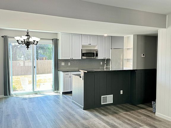 3rd image of 5105 Singleton Dr #38C