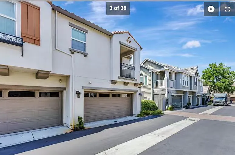 3 bed, 2.5 bath, 1454 sqft, $2,580 — Photo 3