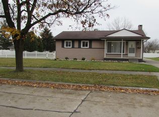 17486 Poplar St, Riverview, MI 48193
