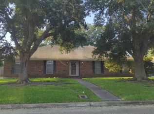 3910 Cobblestone Ln, Port Arthur, TX 77642