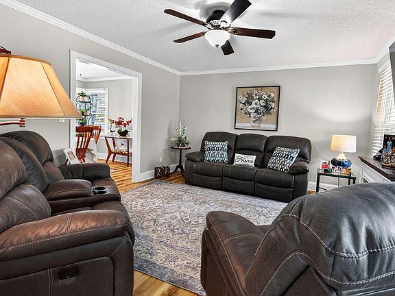 5th image of 846 Darrell Drive