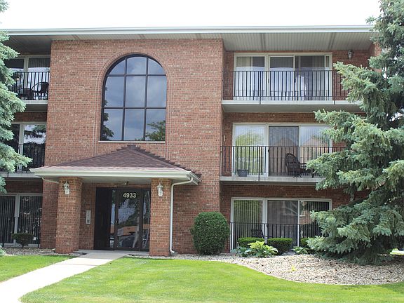 3rd image of 4933 E Circle Dr APT 107