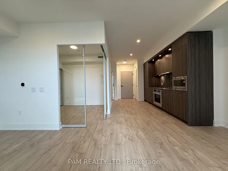 858 Dupont St #639 — Photo 8