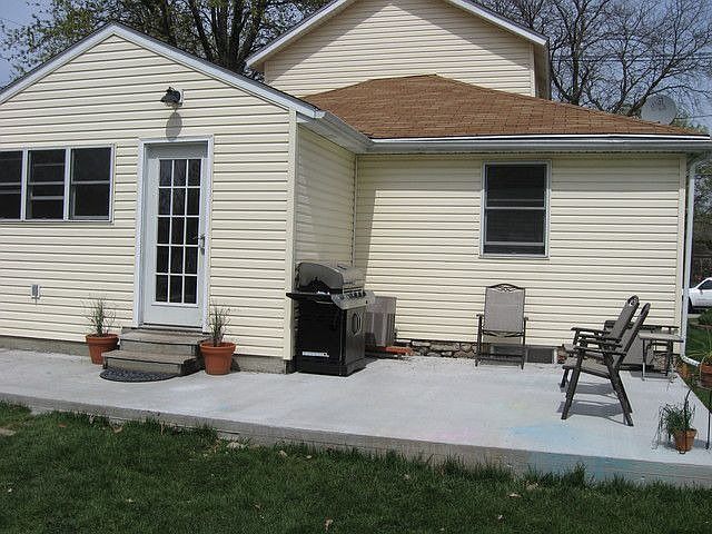 2nd image of 326 K Ave