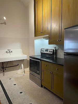 2nd image of 25-09 Astoria Blvd #1L