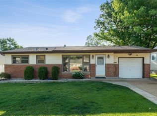 90 Lynn Meadows Ln, Florissant, MO 63033