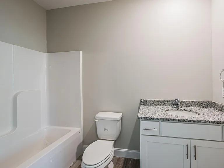 1011 Campbell Ln — Photo 6