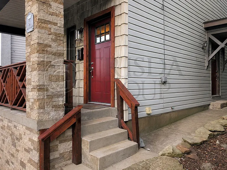 51 Southern Ave — Photo 2