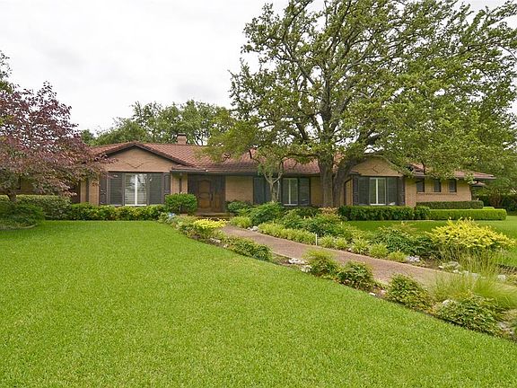 2nd image of 11271 Russwood Cir