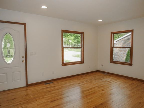 2nd image of 382 Firwood St