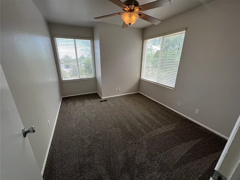 1813 S Laurelhurst Dr #1 — Photo 28