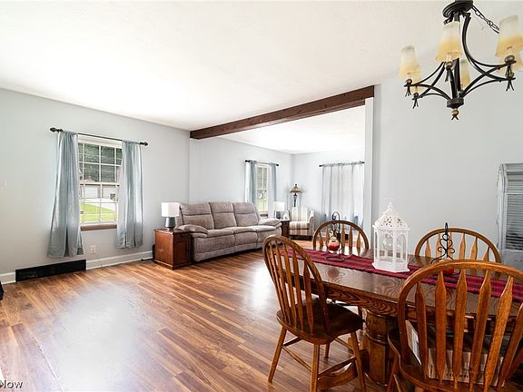 5th image of 126 E Woodland Ave