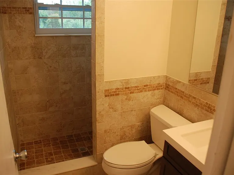 1624 Springdale Dr — Photo 16