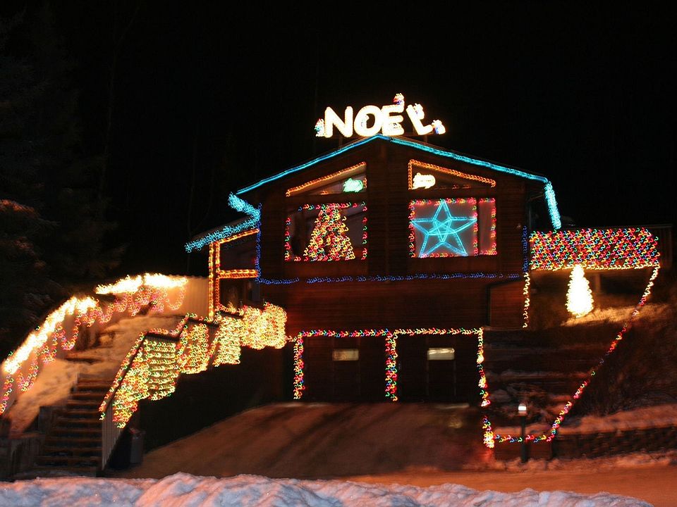 house sparkles @ Christmas time