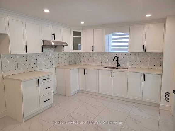 3rd image of 19 Freshspring Dr