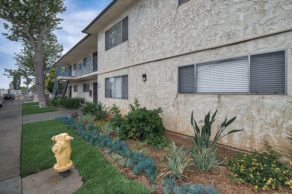 Building Photo - Sunshine Apartments