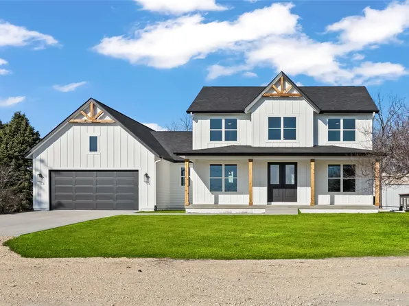 28325 300th St, Waukee, IA 50263