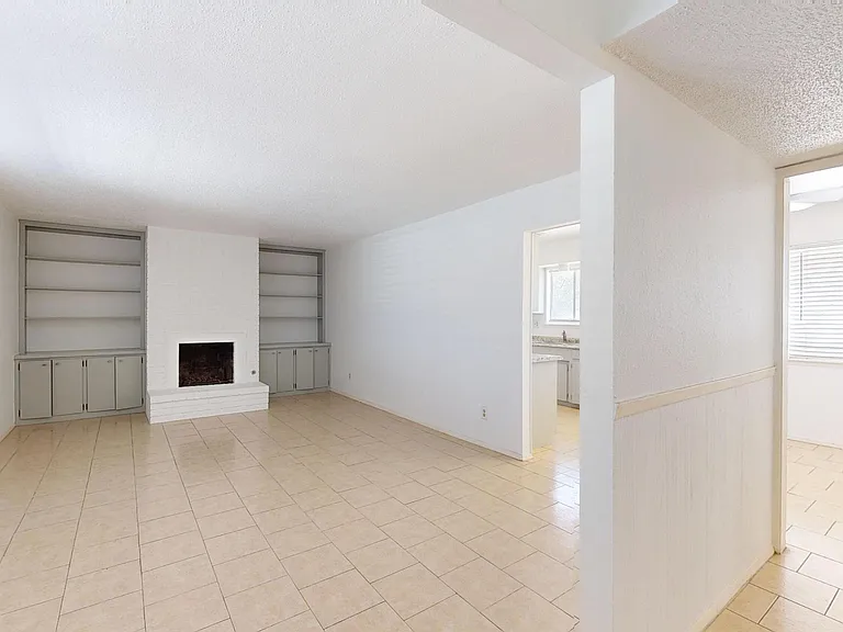 6925 Escondido Dr #B — Photo 3