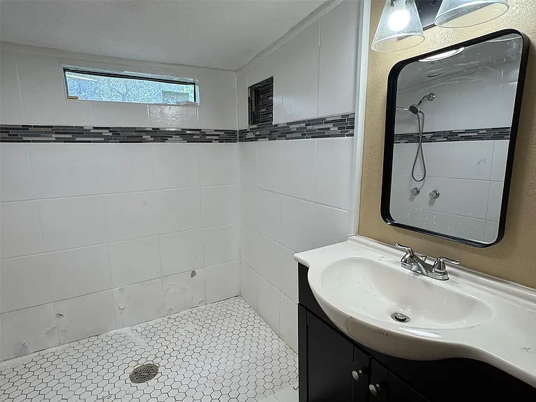 1311 Pershing St — Photo 11