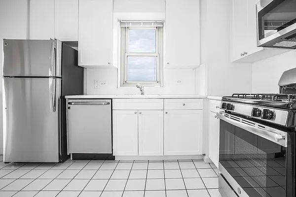 Rented by Olnick Organization | media 3