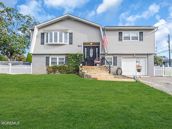2nd image of 853 Spray Avenue