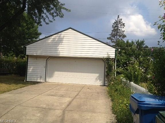 4th image of 5004 Torrington Ave