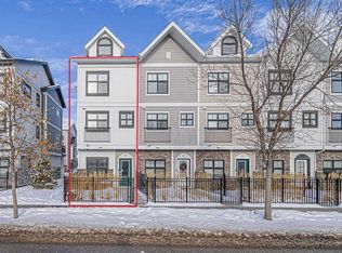 69 S Les Jardins Park SE, Calgary, AB T2C 5V3