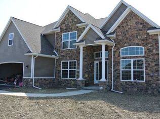 4930 Prestonwood Rd, Perrysburg, OH 43551