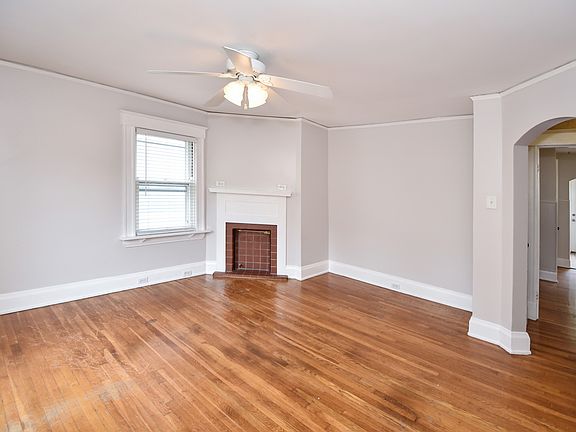 3rd image of 3740 Drakewood Dr