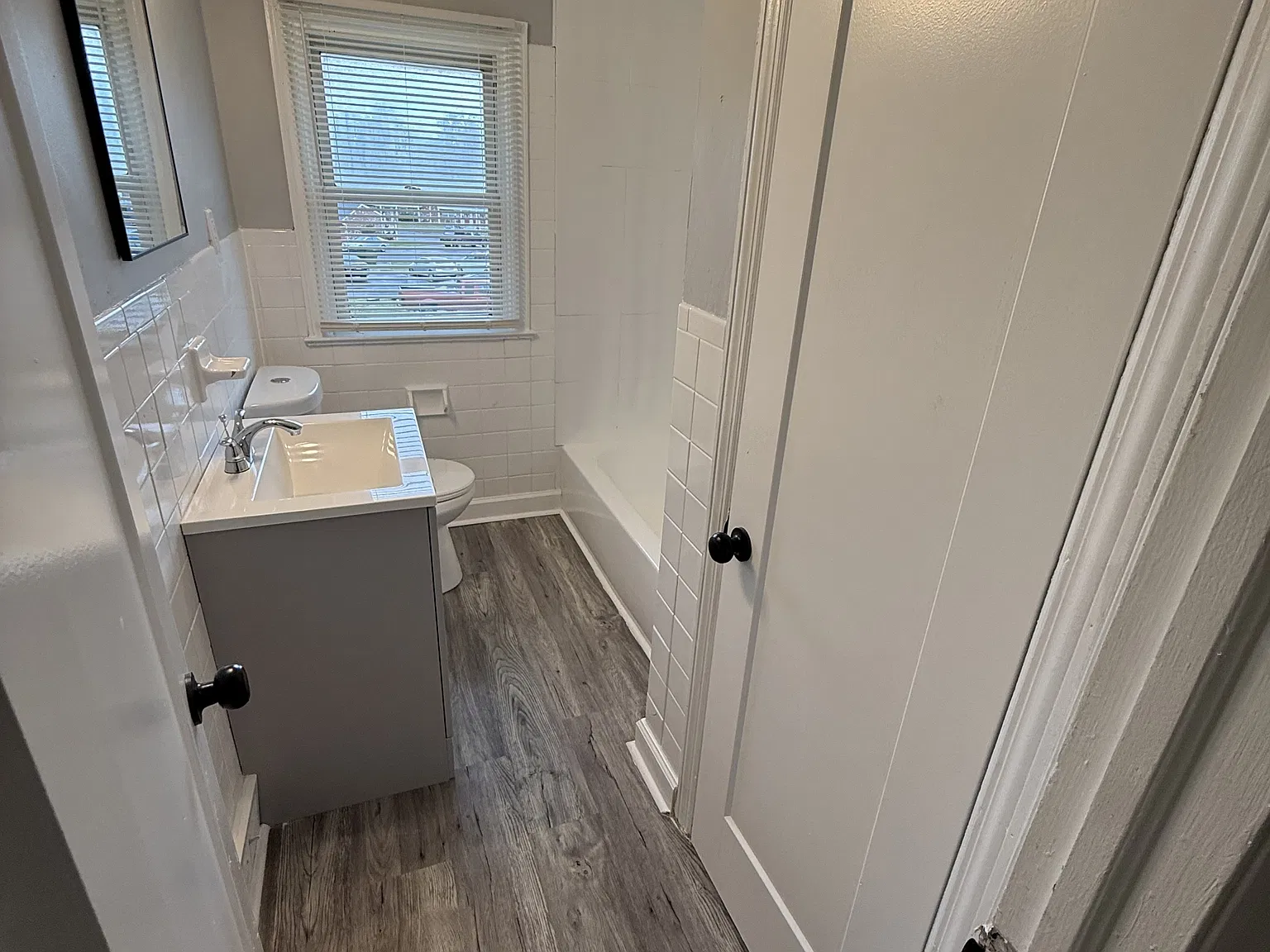 906 Alcyon Dr - 1 — Photo 2