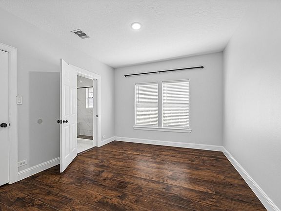 4th image of 2 Jenkins St