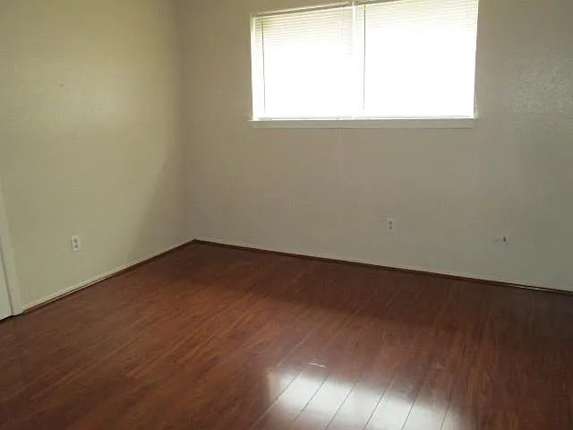 811 Whispering Pine Dr — Photo 11