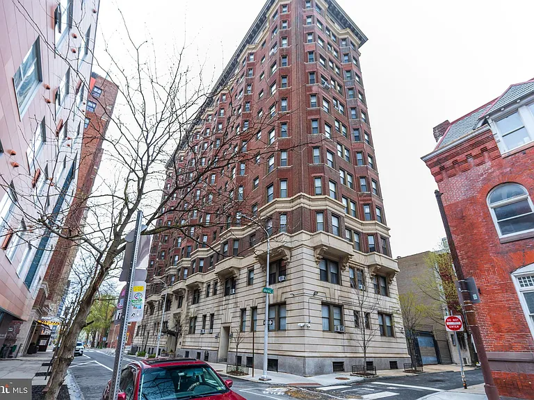 250 S 13th St #4D — Photo 13