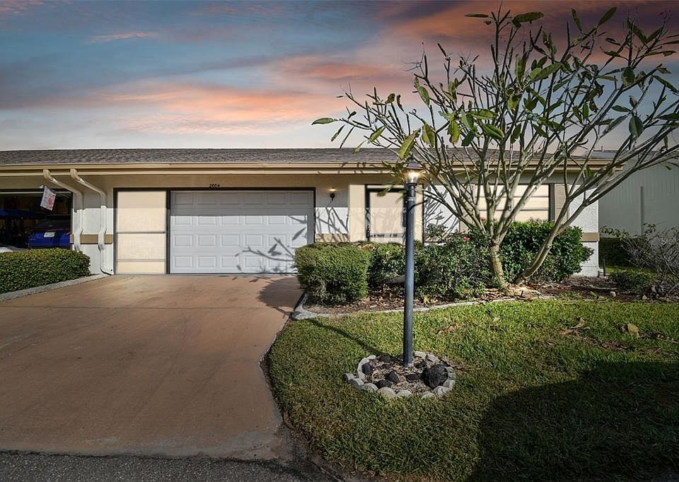 1st image of 2004 HEREFORD DRIVE