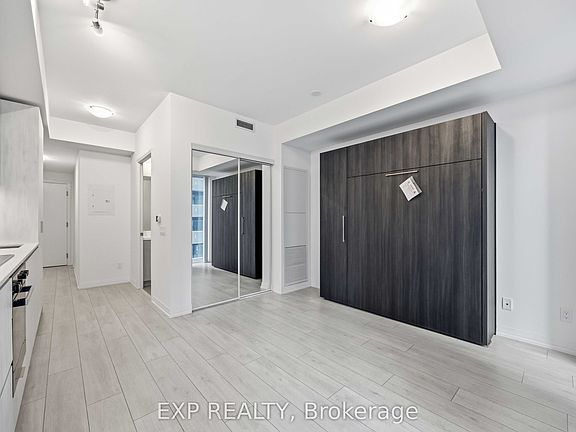 4th image of 400 King St W #1601