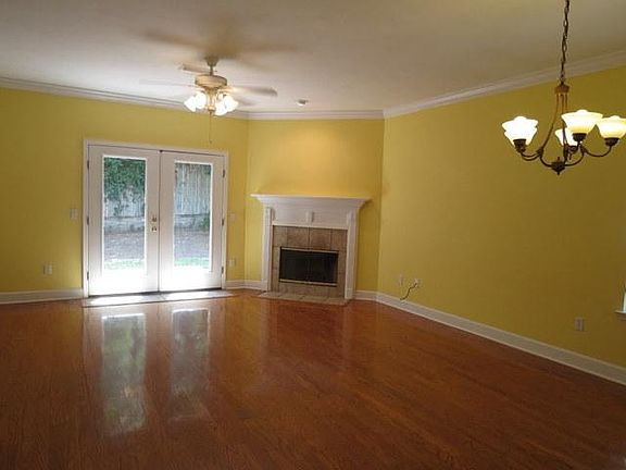 3rd image of 2588 Centerville Ct #17