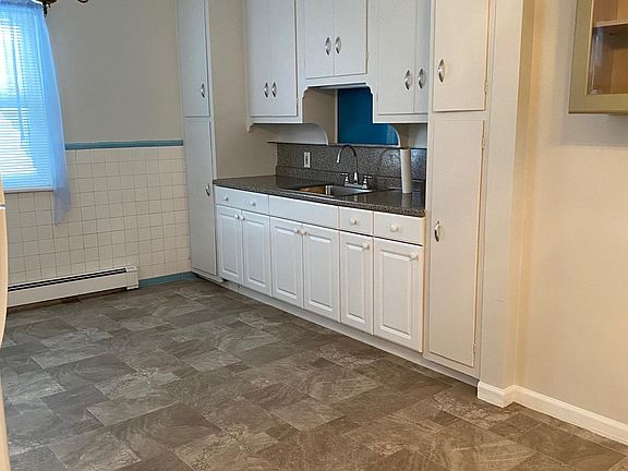 3rd image of 85-23 261st St