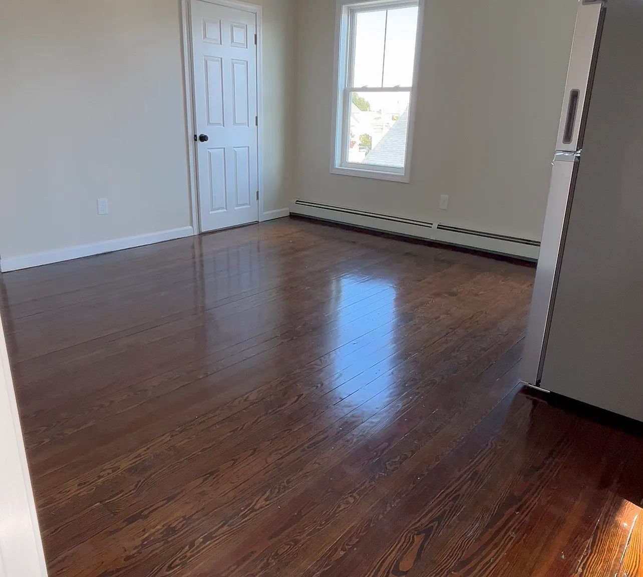3 bed, 3204 sqft, $2,000 — Photo 4