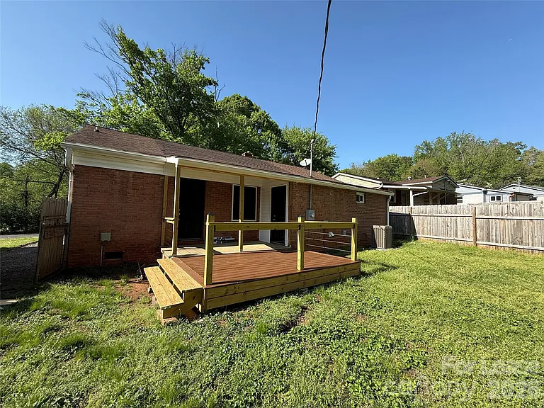 917 Spruce St — Photo 29