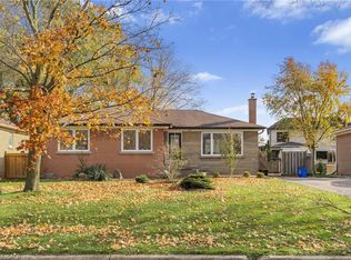 496 Pineland Ave, Oakville, ON L6K 2A1