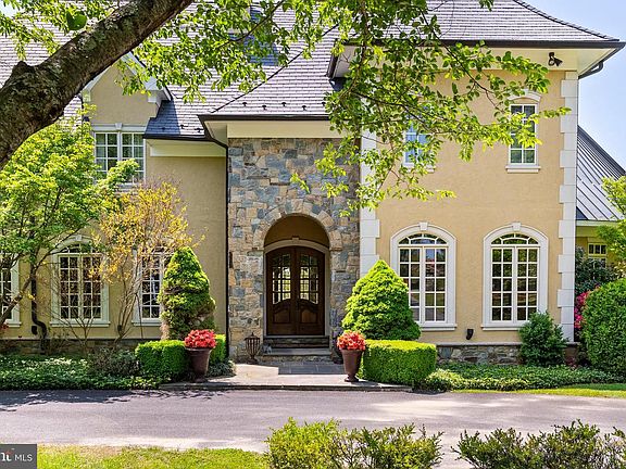 2nd image of 38793 Chelten Ln
