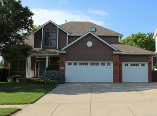 4030 Eagle Ridge Rd, Lincoln, NE 68516