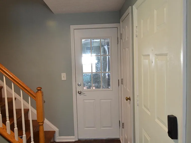 17312 Amity Dr — Photo 2