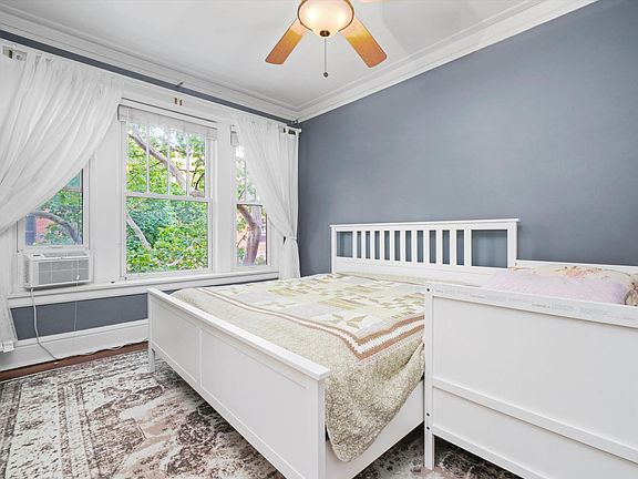 2nd image of 501 W Belmont Ave APT 2
