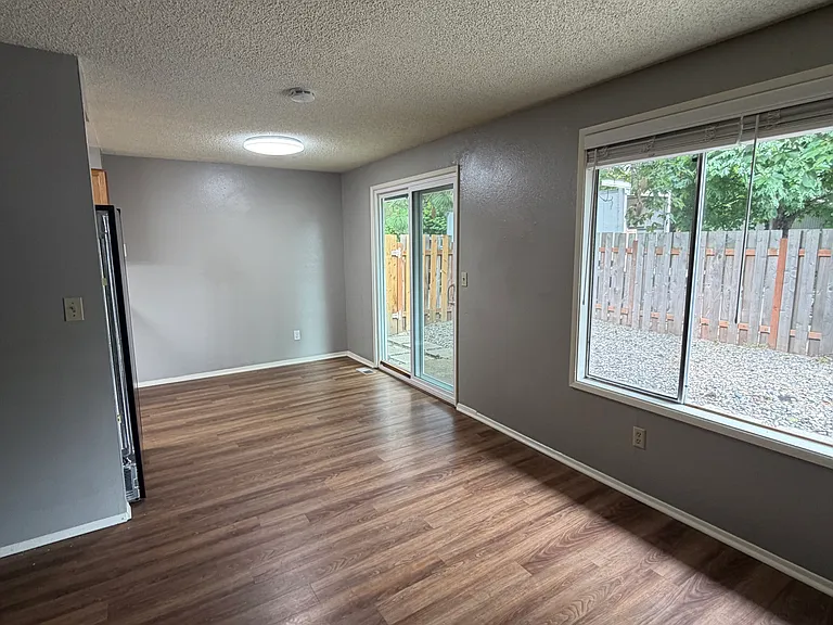 2132 NE Barberry Ct — Photo 19